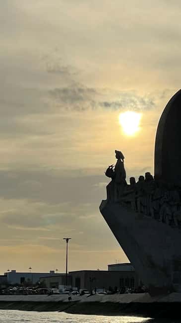 Lisboa:Sunset Sailing Tour at Tagus River with welcome drink - Key points to know before you book