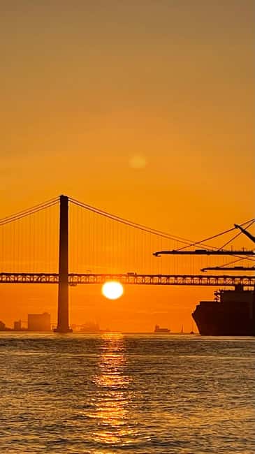 Lisboa:Sunset Sailing Tour at Tagus River with welcome drink - How to make the most of the two hours