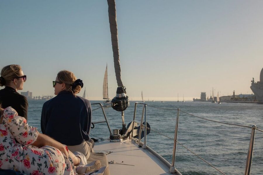 Lisbon 2 Hours Sailing Day Tour and Cruise With Drinks - Leaving Alcântara beside the docks