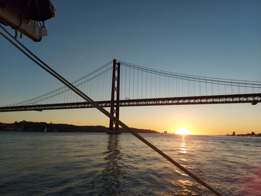 Lisbon: Catamaran Cruise with Drinks & Pastel de Nata - Practical details that affect your choice
