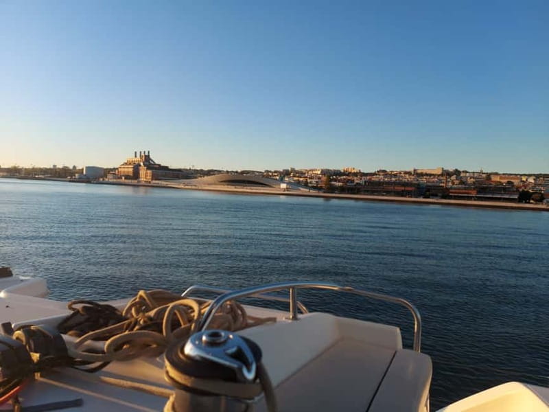 Lisbon: Catamaran Cruise with Drinks & Pastel de Nata - Boarding at Alcântara and settling in