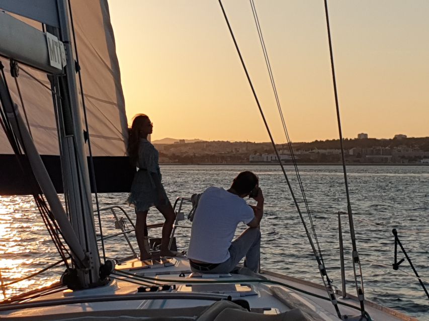 Lisbon: Champagne Sailing Tours - Christ the King and the open Tagus