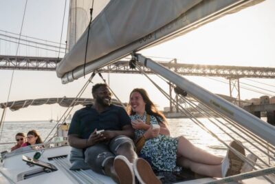 Daytime/Sunset/Night City Sailboat Tour with Drink