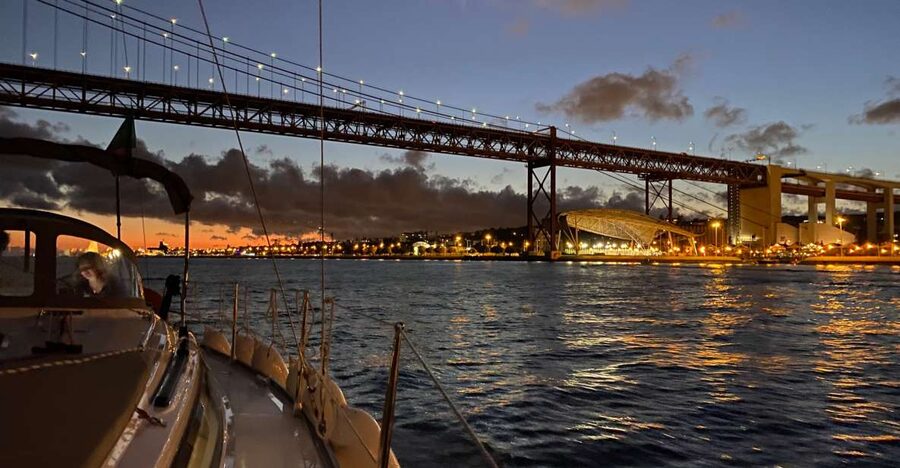 Lisbon: Luxury Sailboat Cruise at Night - Why Lisbon looks best from the Tagus after dark