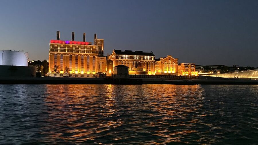 Lisbon: Luxury Sailboat Cruise at Night - Starting at Doca do Bom Sucesso in Belém