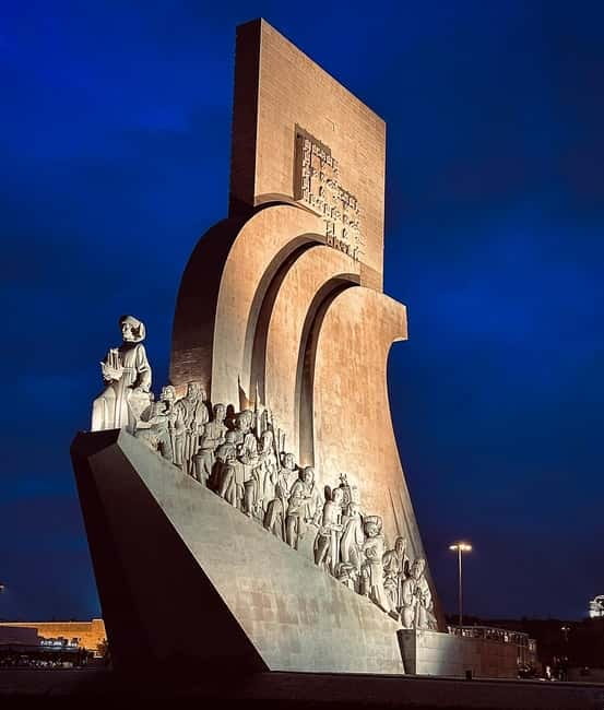 Lisbon On a Sailboat - Cultural Facts and Sailing Experience - What the atmosphere is really like