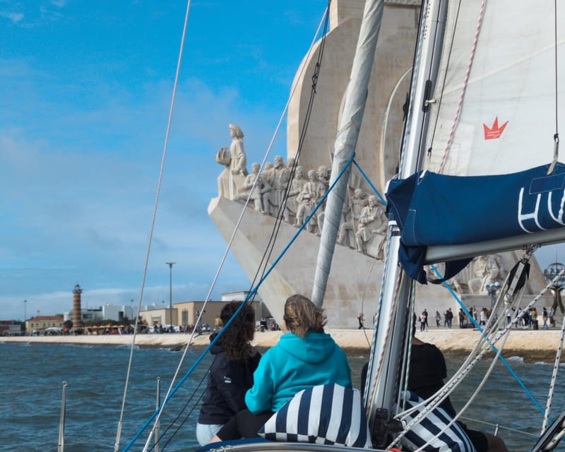 Lisbon: Private Boutique Boat Tour – Sail in Style - Alfama, the National Pantheon, and central Lisbon