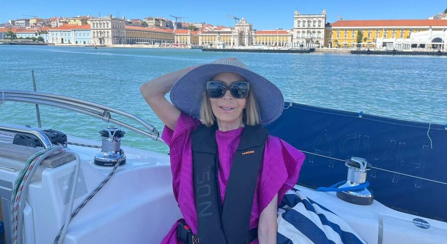 Lisbon: Private Boutique Boat Tour – Sail in Style - From Belém Tower to the Monument of the Discoveries