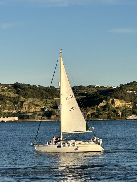 Lisbon: Private sailboat tours on Tagus River - Setting out from Doca de Alcântara or Bom Sucesso
