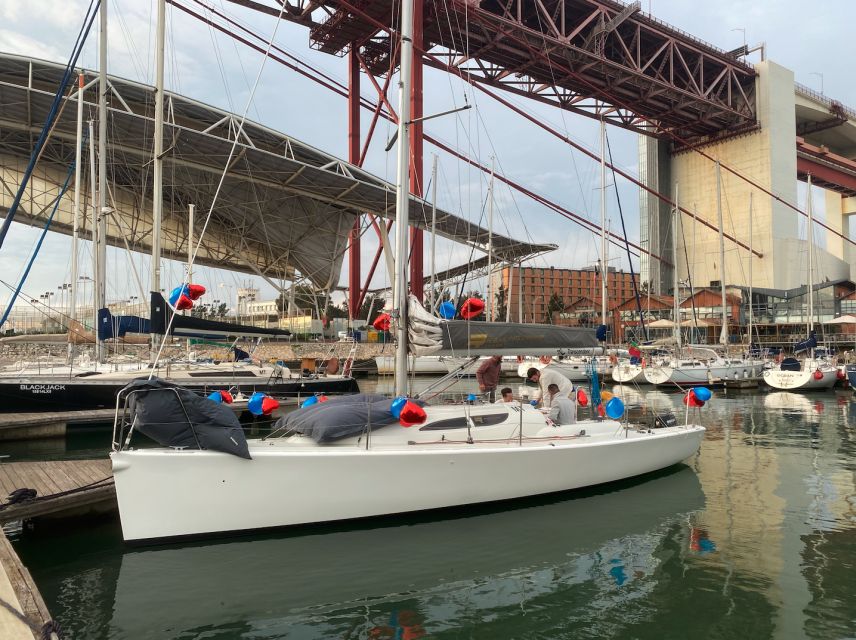 Lisbon: Sailboat Tour w/ Local Guide and Open Bar Green Wine - The middle of the trip: Almada and the south bank