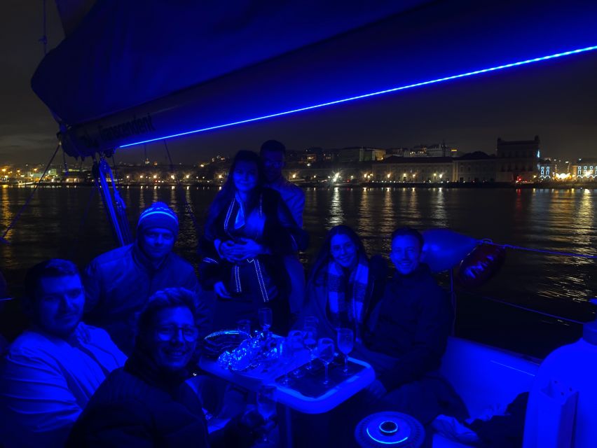 Lisbon: Sailboat Tour w/ Local Guide and Open Bar Green Wine - Why Vinho Verde fits this outing
