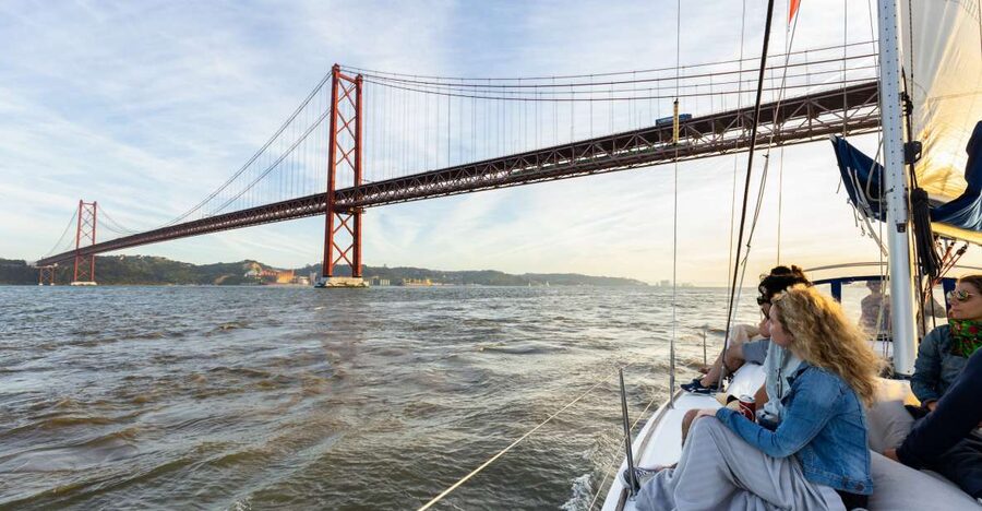 Lisbon: Sailing Tour on the Tagus River - The 105-Minute Route Along the Tagus