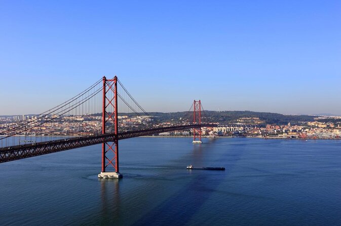 Lisbon Small Group 2h Sunset Sailing- Live Commentary & a Drink - What makes this Lisbon sailing worth your time
