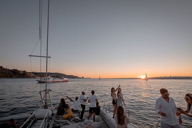 Lisbon : Sunset Catamaran Boat Tour with Music and Drinks - Key points to know before you book