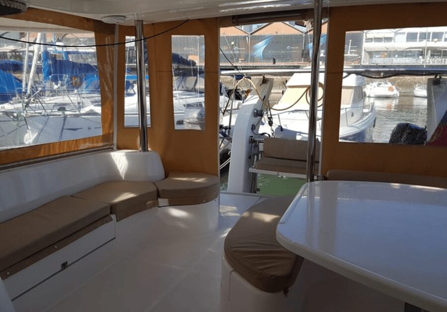 Lisbon: Sunset Cruise With Drinks on Spacious Yacht - How the crew shapes the evening