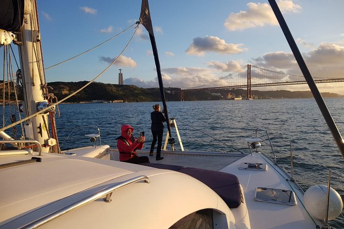 Lisbon: Sunset Cruise With Drinks on Spacious Yacht - Meeting the boat below the 25 de Abril Bridge