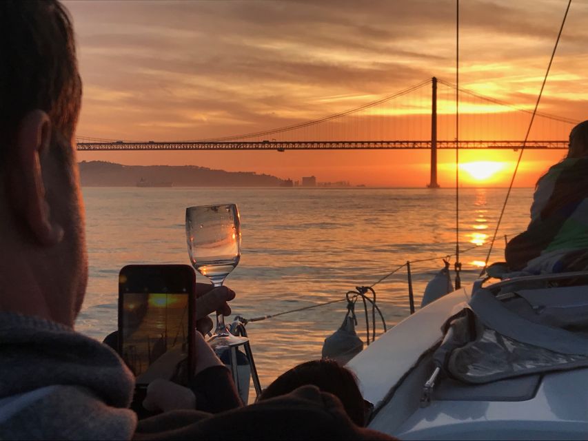 Lisbon: Sunset Sailing Cruise with Wine - The crew and the tone on board