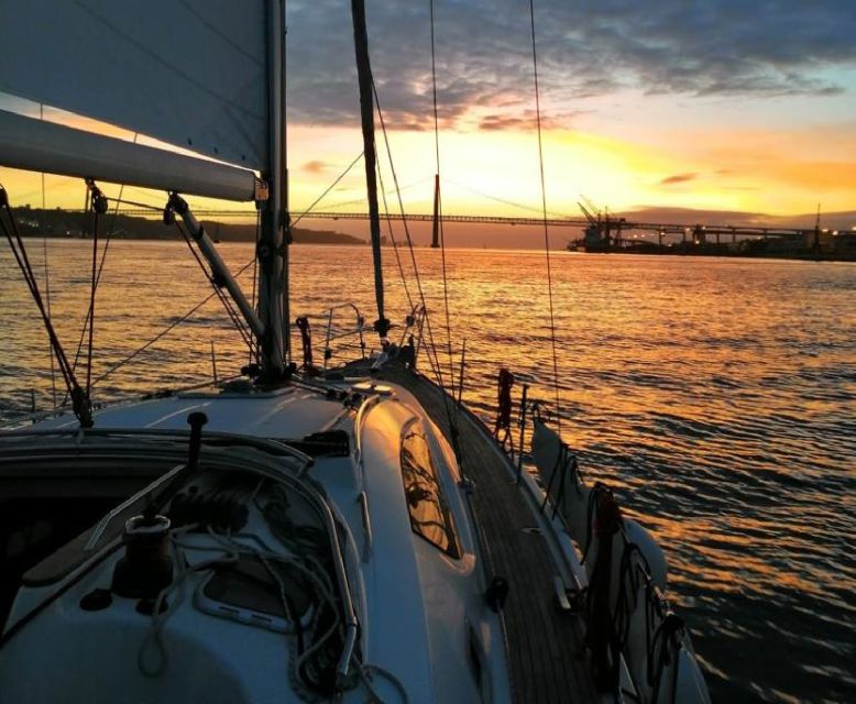 Lisbon: Tagus River Sailboat Tour - Group size and the feel of the boat