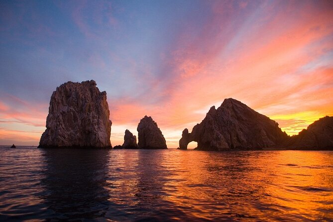 Los Cabos Private Yacht Whale Watching & Drinks - Up to 18 Guests - Getting to the marina without a bad start