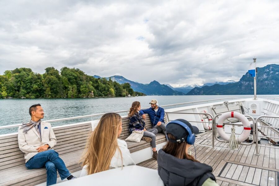 Lucerne: 1-Hour Cruise on Panoramic Yacht - Who will get the most from this cruise