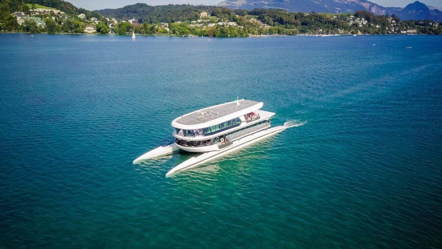 Lucerne: Round-Trip Catamaran Cruise on Lake Lucerne - Lucerne Bay and the mountain views