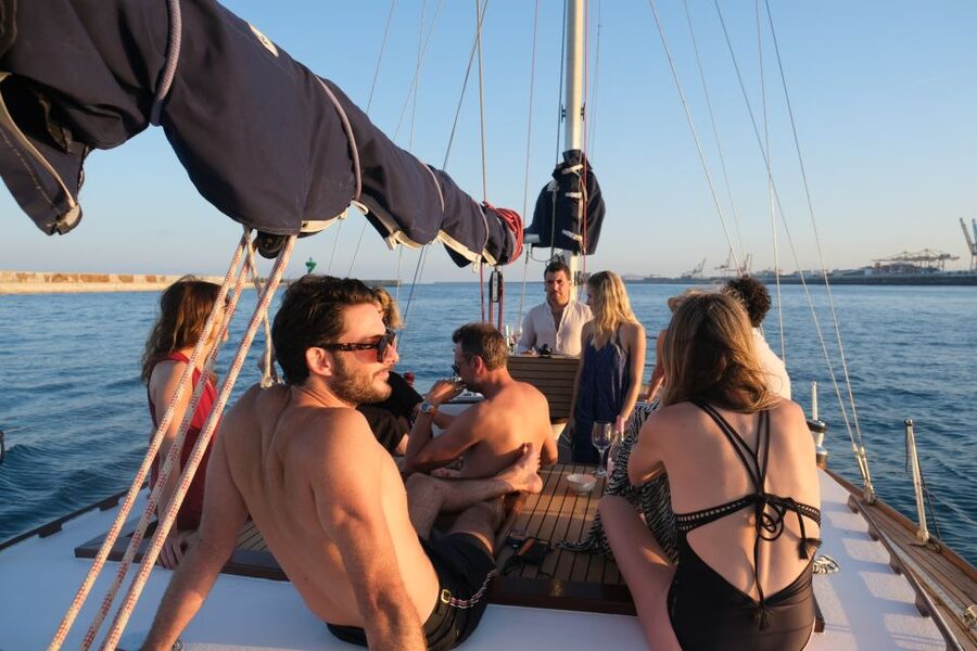Luxury and exclusive sailing tour with private service - Food, drinks, and optional meal plans