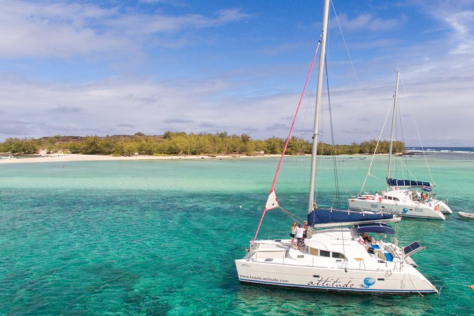 Luxury Catamaran Cruise: The Northern Islands - Barbecue lunch, cold drinks, and a social boat