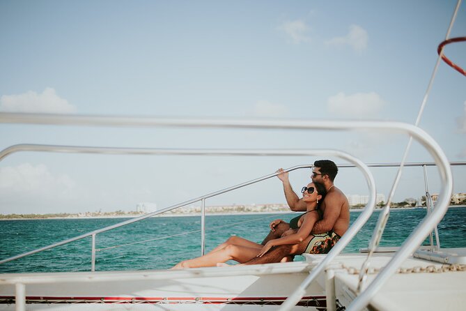 Luxury Champagne and Lobster Sail to Boca Catalina - Tres Trapi and the search for sea turtles