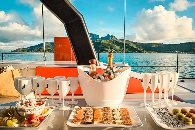 LUXURY PRIVATE Catamaran Bora Bora : The Sunset Escape - What the private catamaran feels like