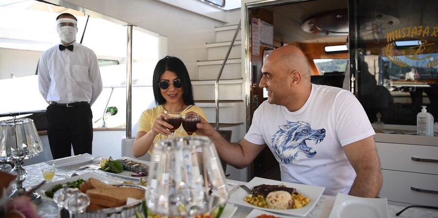 Luxury Private Yacht Rental - Who gets the best value from this cruise
