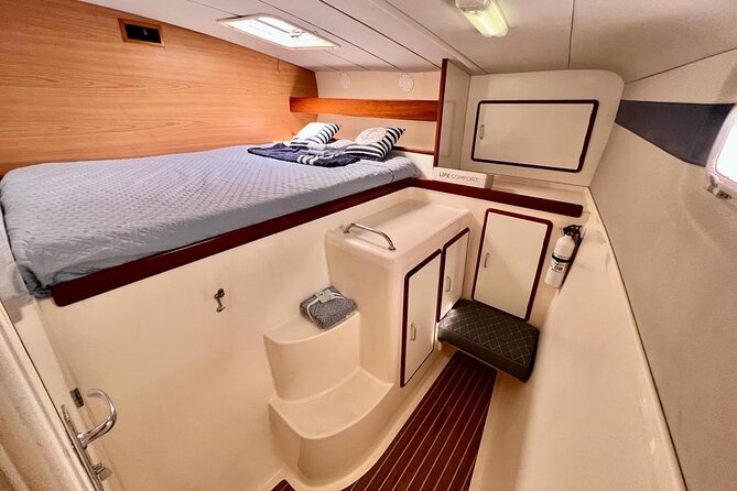 Luxury Sailing catamaran charter in Cabo San Lucas all inclusive - The crew and the service level