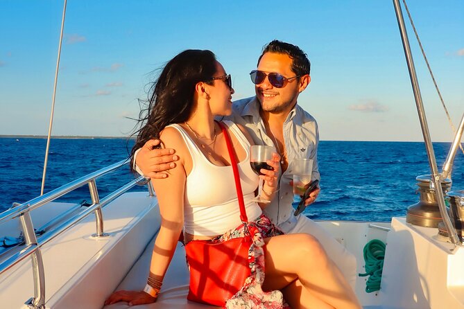 Luxury Sunset Sailing Cruise in Cancun with Light Dinner and Open Bar - The crew makes the difference