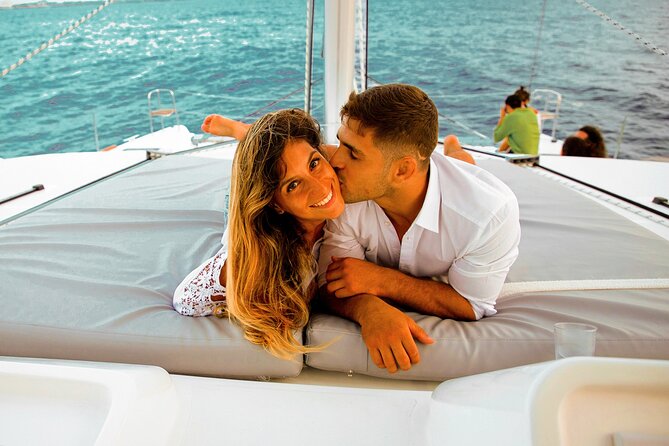 Luxury Sunset Sailing Cruise in Cancun with Light Dinner and Open Bar - A sunset that depends on timing and weather
