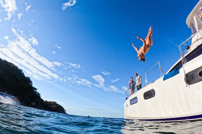 Luxury Yacht & Snorkel with All inclusive Open bar and lunch - Lunch, snacks, and the open bar
