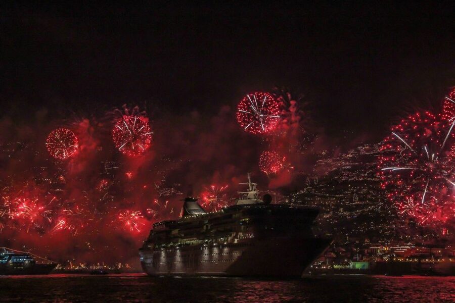 Madeira: New Year's Eve Fireworks by Catamaran - Key points at a glance