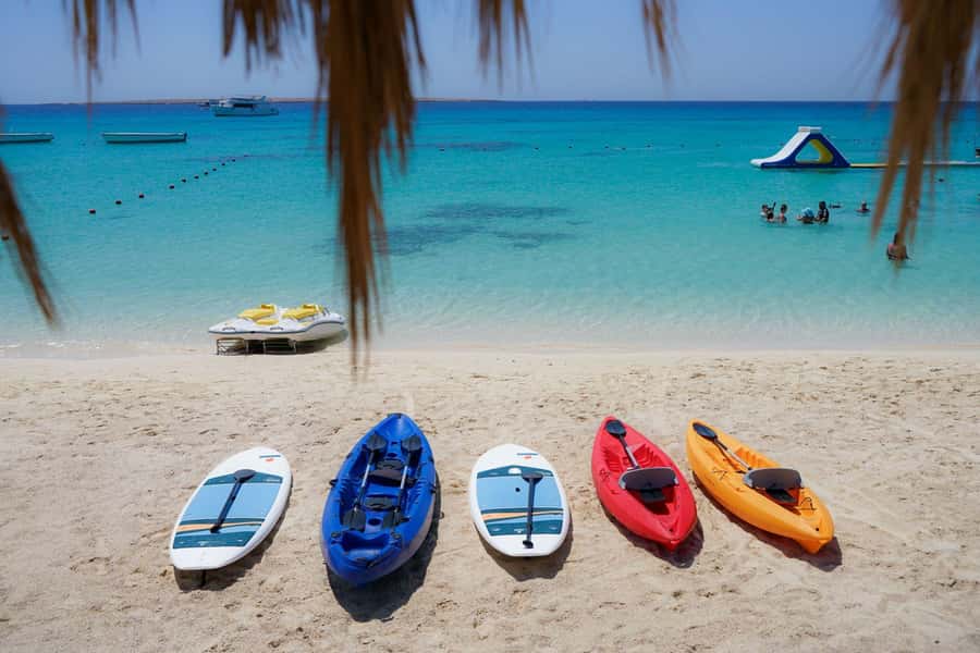 Mahmya Island: Red Sea Sailing Experience - Arriving at Mahmya’s white beach