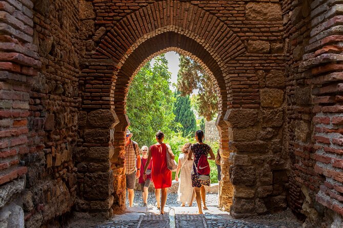Malaga Private Walking Tour, Alcazaba & Catamaran Cruise - The gap before the catamaran is useful, not wasted