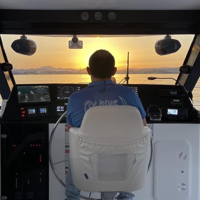 Málaga: Sunset Catamaran Trip - Crew, Communication, and Accessibility