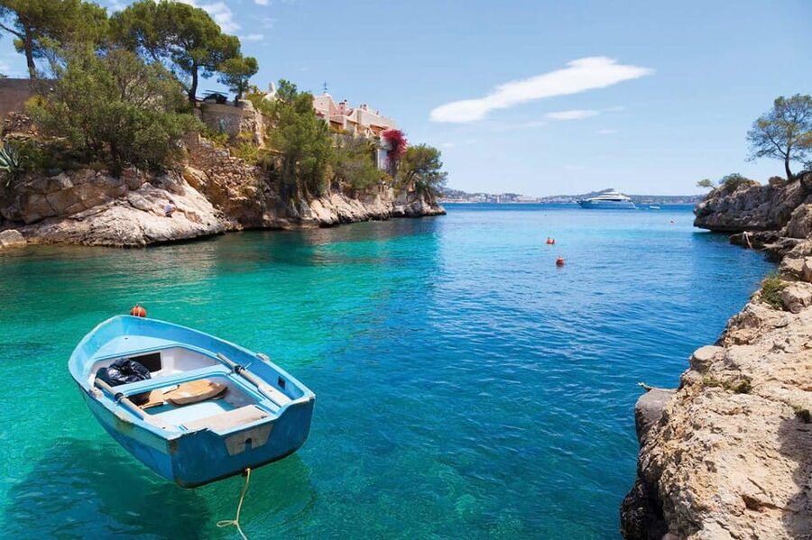 Mallorca: 2-Hour Coastline & Malgrat Islands Catamaran Tour - Sailing Toward the Malgrats Islands