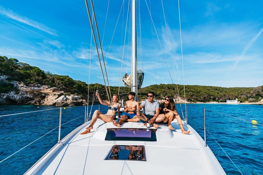Mallorca: Midday or Sunset Sailing with Snacks and Open Bar - Four Hours Around Palma Bay