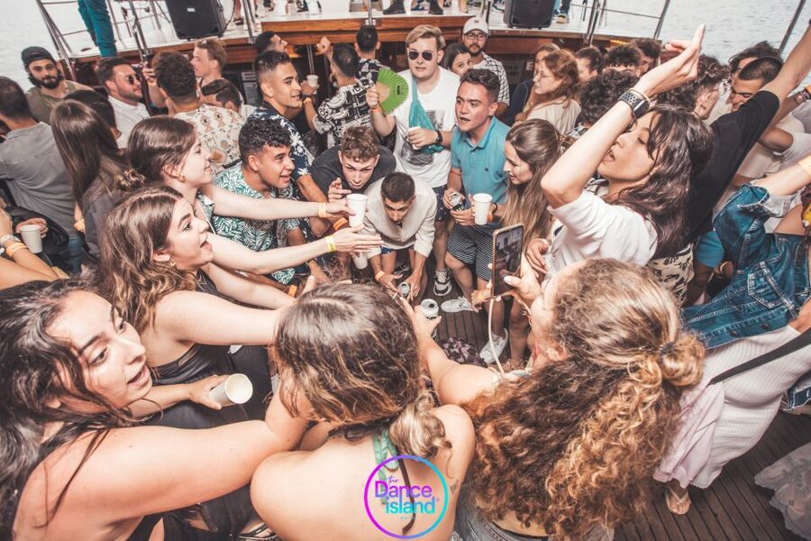 Malta: Sailboat Party with an Open Bar, Snack, and Swimming - Food is useful, but it is not dinner