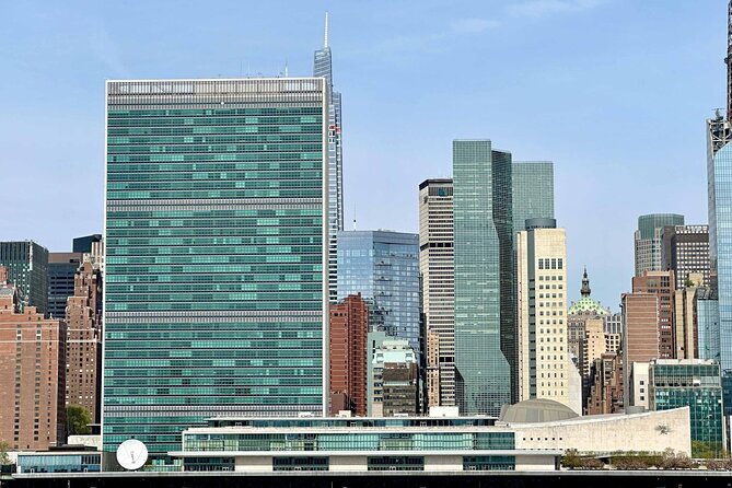 Manhattan Architecture Yacht Cruise - Upper West Side and the George Washington Bridge