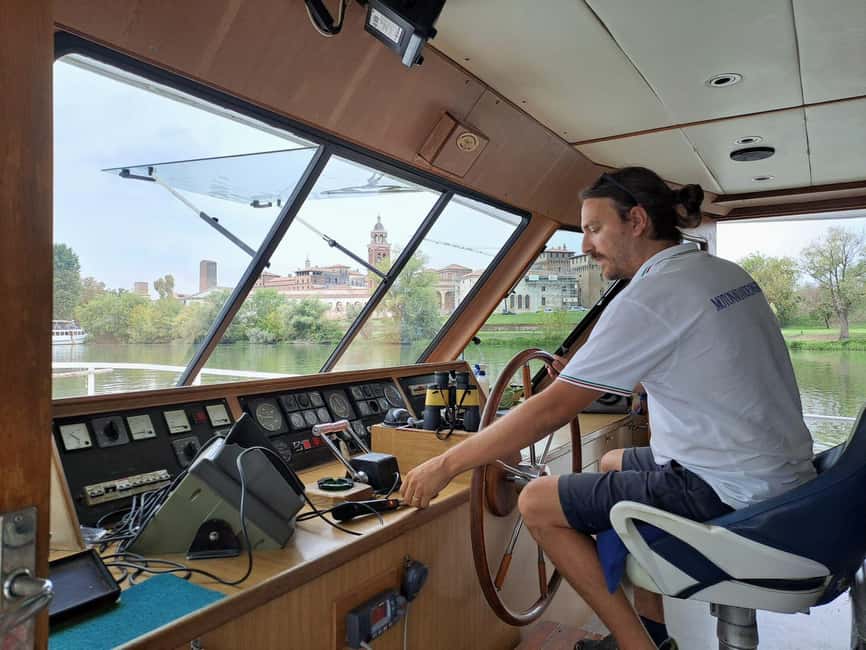 Mantua: Guided sailing from the Park to the Port with the water elevator - The 1.5-meter water elevator