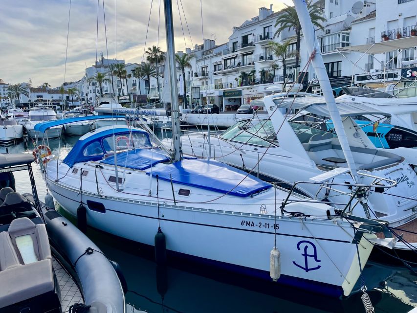 Marbella: Puerto Banús Private Sailing Cruise with Drinks - Setting sail from Puerto Banús