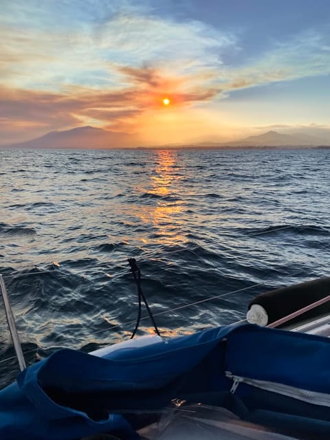 Marbella: Sunset Luxury Sailing Cruise in Puerto Banús - Why a two-hour sail works well in Marbella