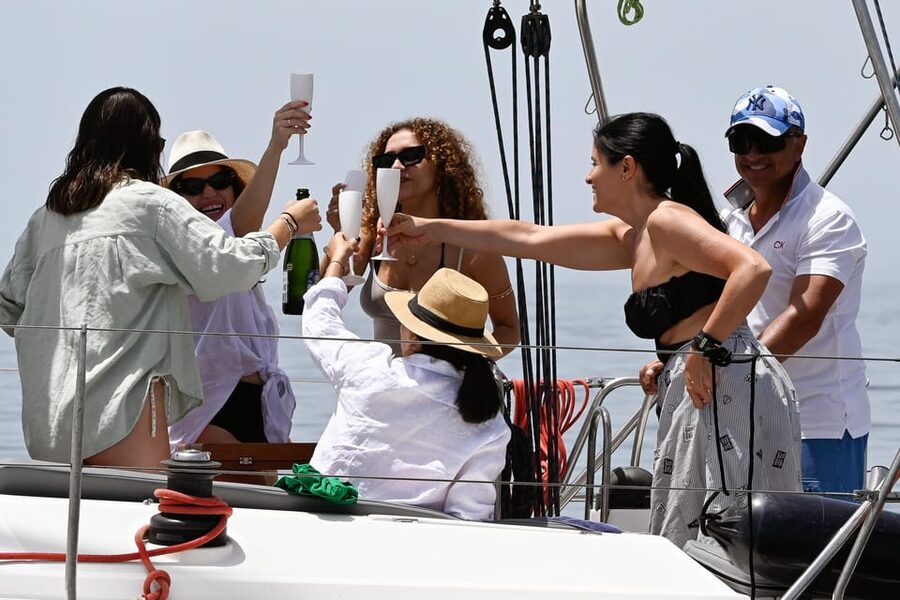 Marbella: sunset sailboat trip Drinks-Snacks,2 hour - Drinks, snacks, and a relaxed onboard mood