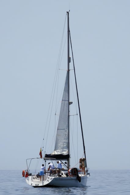 Marbella: sunset sailboat trip Drinks-Snacks,2 hour - Who will enjoy this most