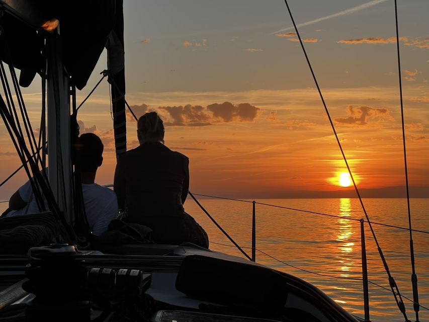 Marbella: Sunset Sailing Trip with Drinks and Snacks - Drinks, snacks, and the social mood