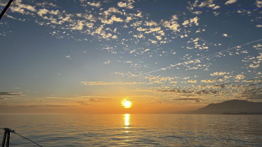 Marbella: Sunset Sailing Trip with Drinks and Snacks - Private sailing or shared company