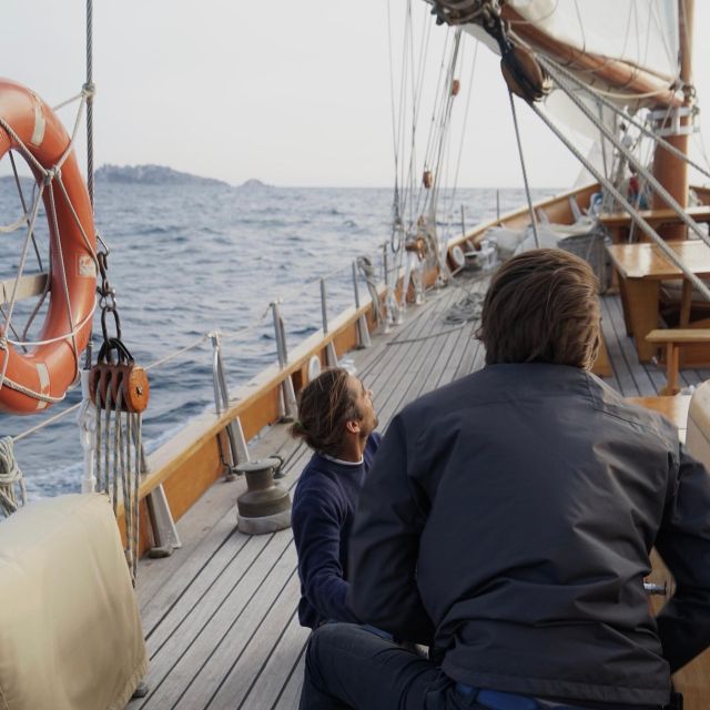 Marseille : Afternoon sailing trip - What the Crew Adds